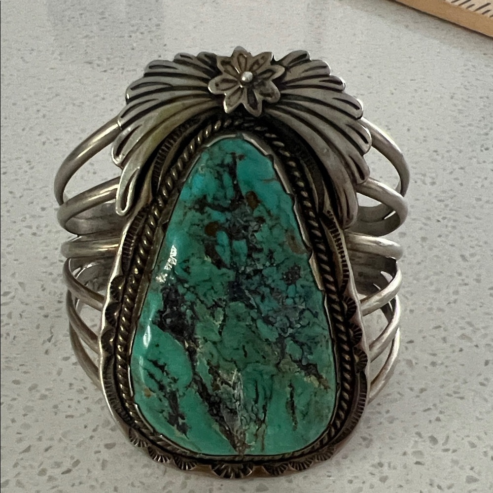 NAVAJO KINGMAN TURQUOISE Sterling Silver Cuff - Picture 5 of 7